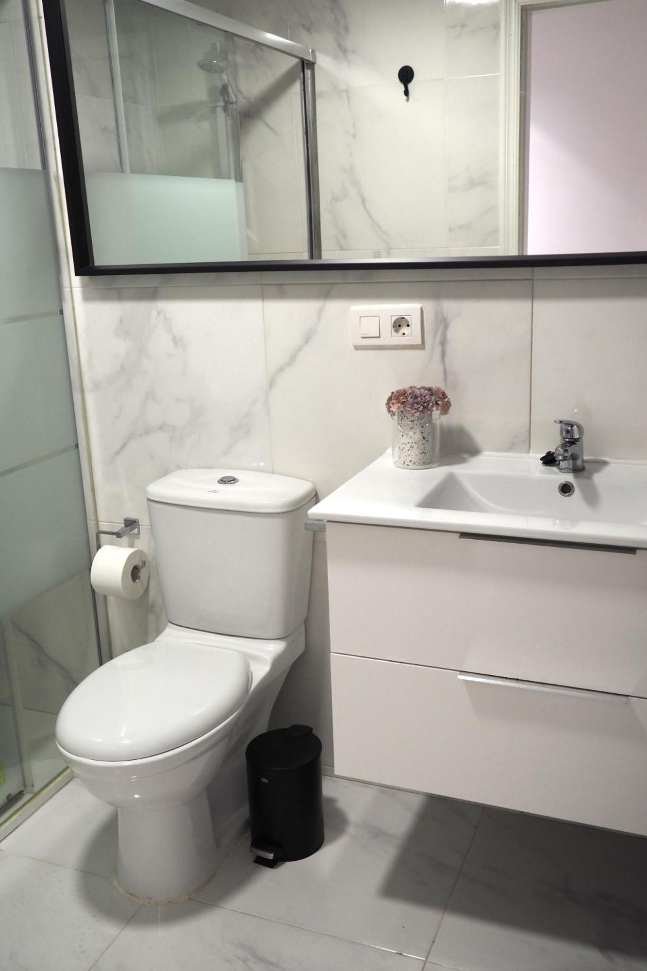 Moderno Apartamento Con Garaje Privado En El Centro De Виго Екстериор снимка