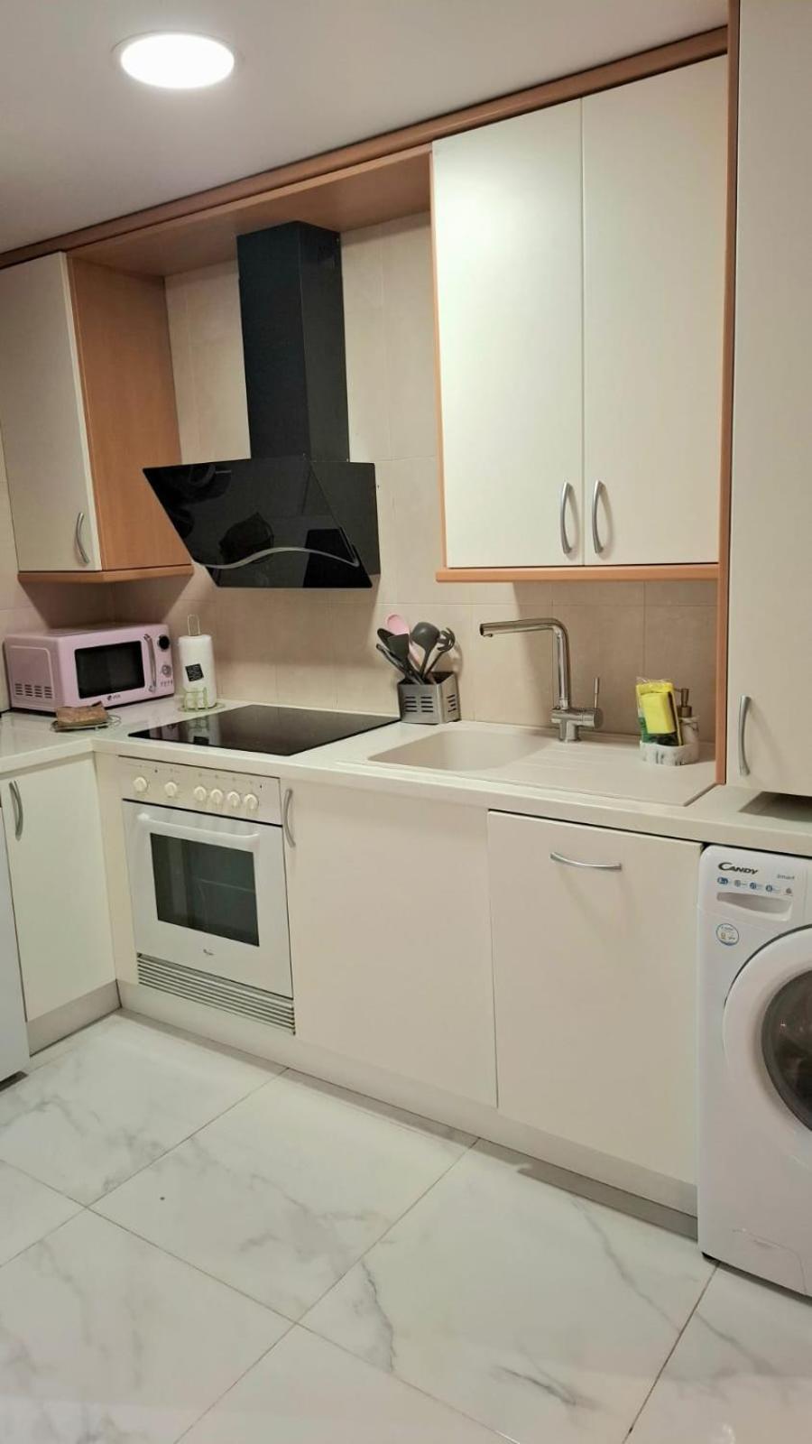 Moderno Apartamento Con Garaje Privado En El Centro De Виго Екстериор снимка