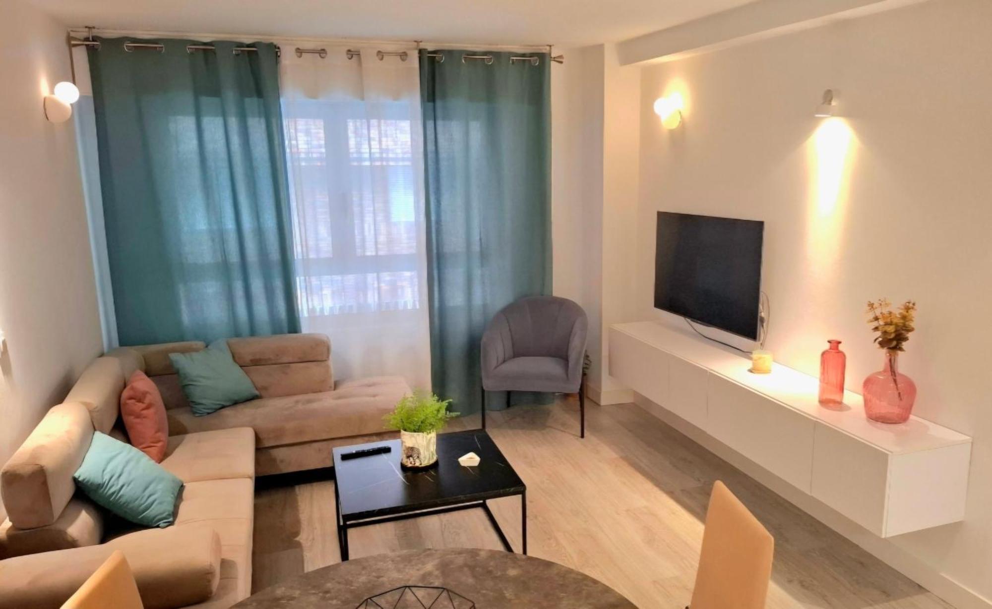 Moderno Apartamento Con Garaje Privado En El Centro De Виго Екстериор снимка