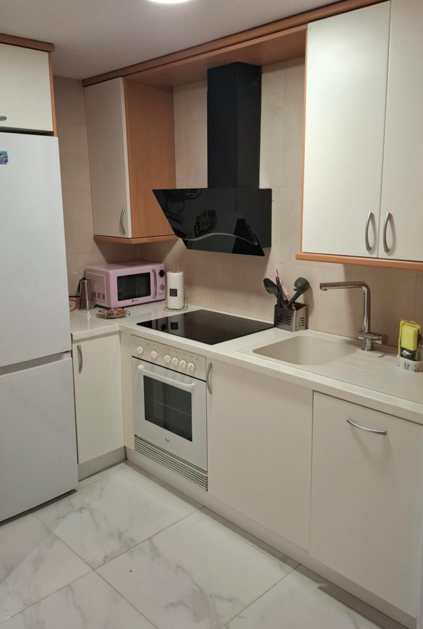 Moderno Apartamento Con Garaje Privado En El Centro De Виго Стая снимка