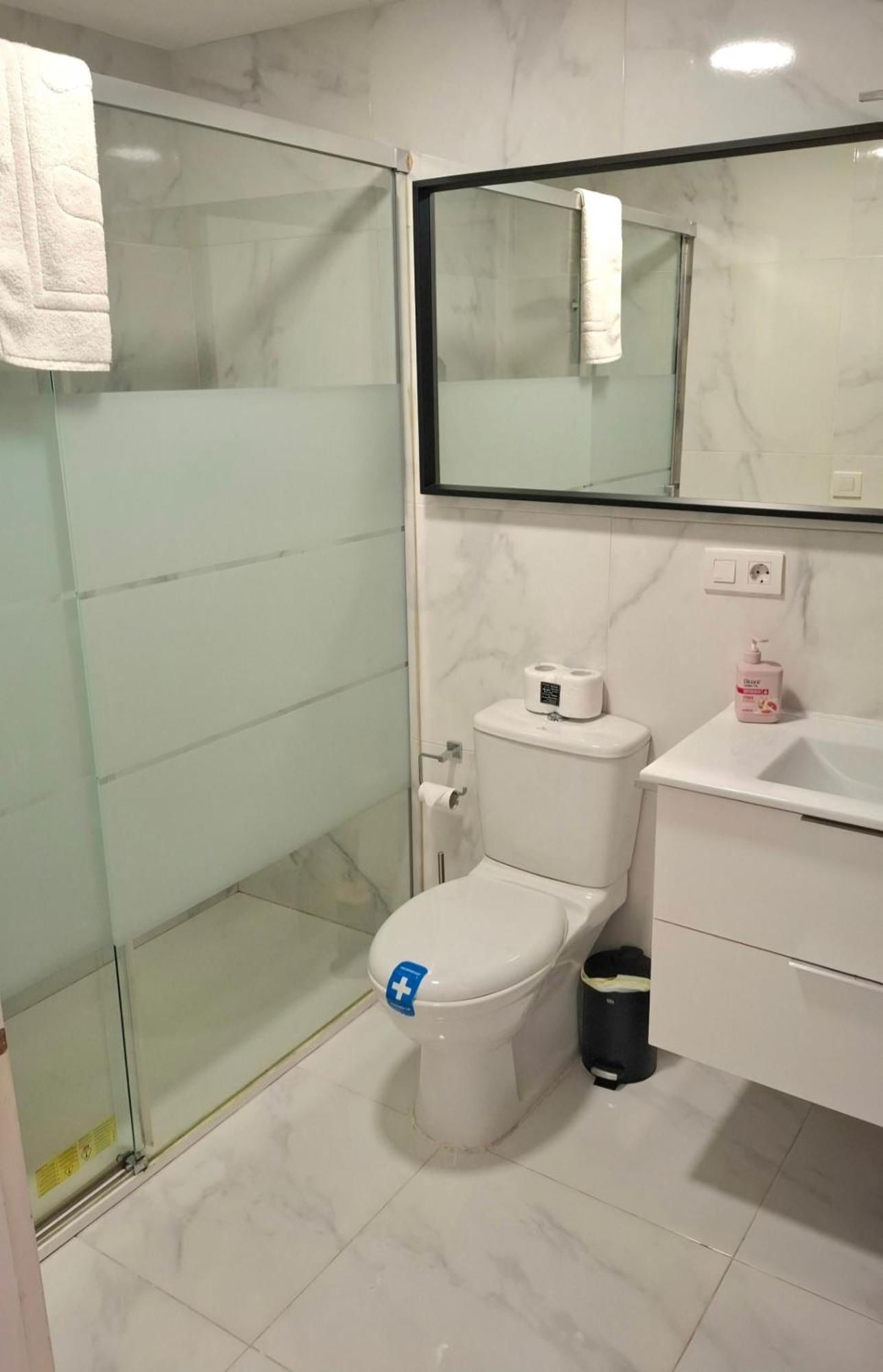 Moderno Apartamento Con Garaje Privado En El Centro De Виго Стая снимка